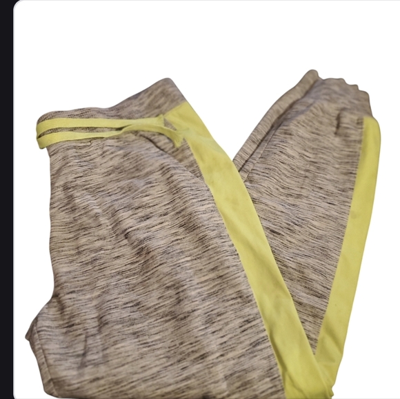 Perfect Jogger Pants - Picture 4 of 9